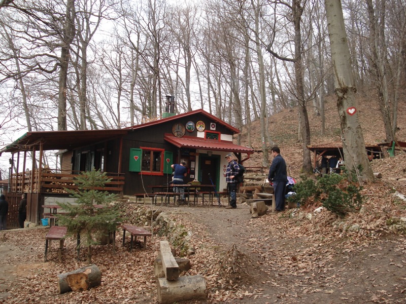 Kameni-svati-dom-kameni svati.JPG